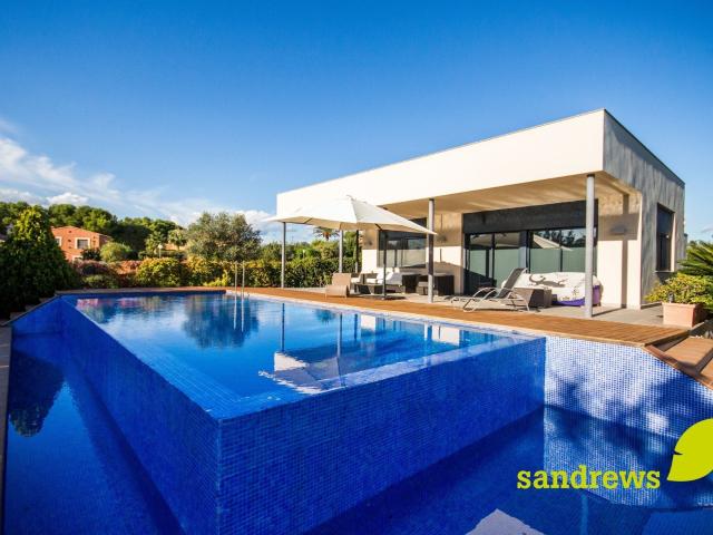 Villa en venta en Peralada