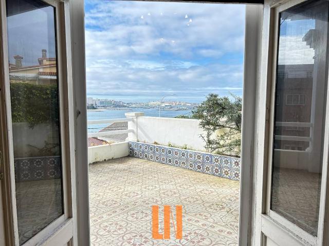 Chalet en venta en Oleiros, A Coruña