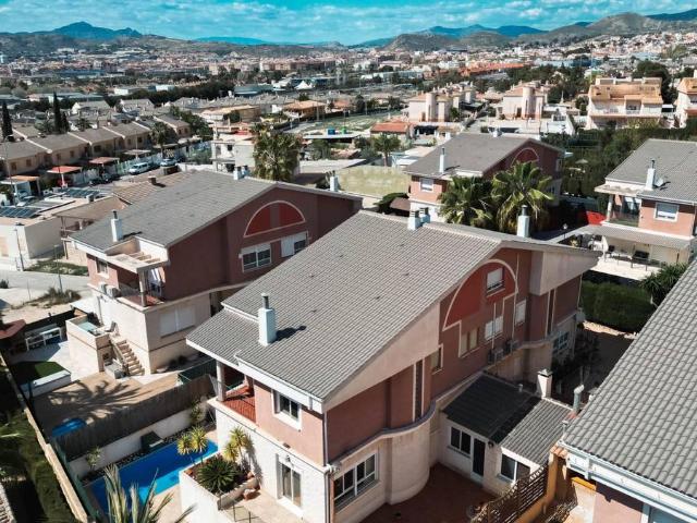 Villa en venta en Petrer, l'Almafrà