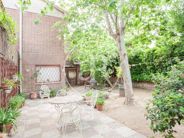 Villa en venta en Madrid, Cortes