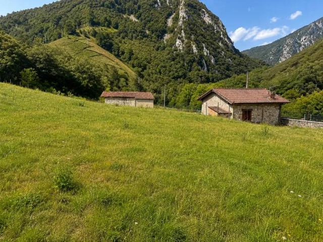 Chalet en venta en Peñamellera Alta, Asturias