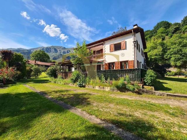 Chalet en venta en Peñamellera Alta, Asturias