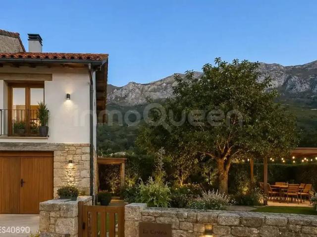 Chalet en venta en Peñamellera Alta, Asturias