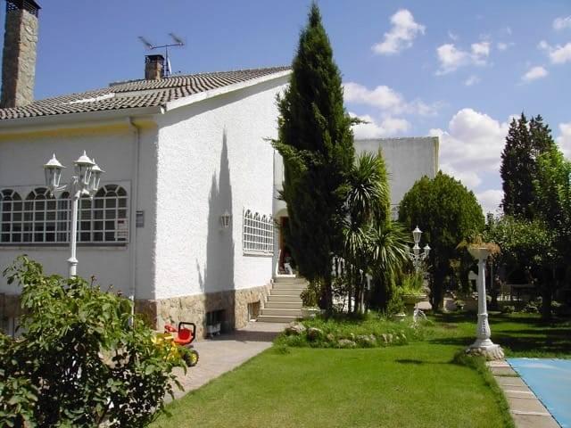Chalet en venta en Villalbilla, Madrid