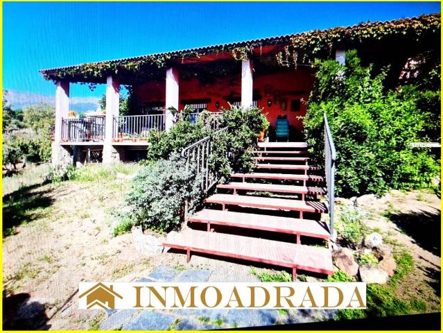 Villa en venta en Piedralaves