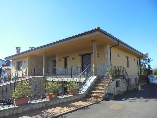 Chalet en venta en Samiguel de Quiloñu, Castrillón