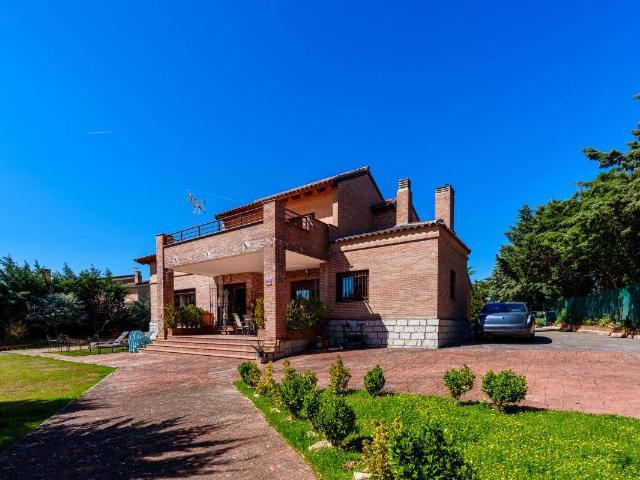 Chalet en venta en Valdemorillo, Madrid