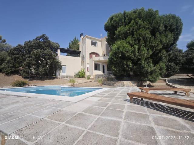 Chalet en venta en Valdemorillo, Madrid