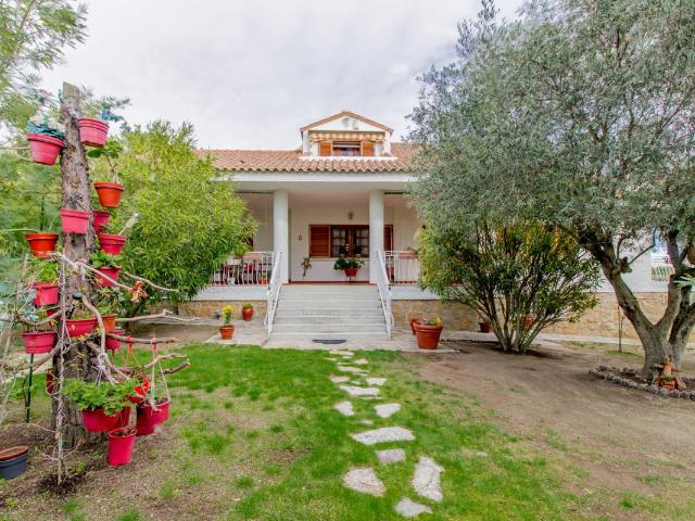 Chalet en venta en Valdemorillo, Madrid
