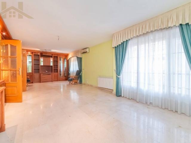 Chalet en venta en Parla, Madrid