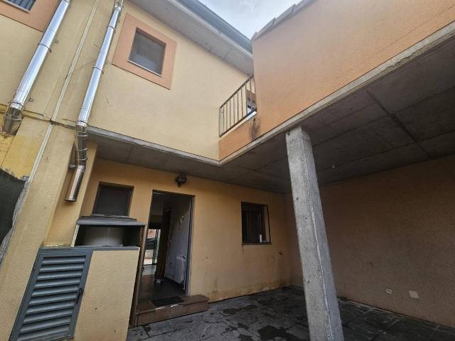 Chalet en venta en Madrebuena, Pioz