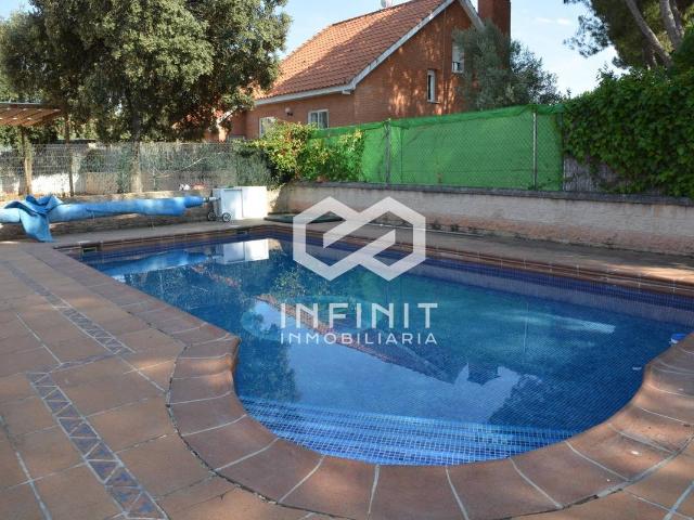 Villa en venta en Pioz, Madrebuena Villa en venta en Pioz, Madrebuena