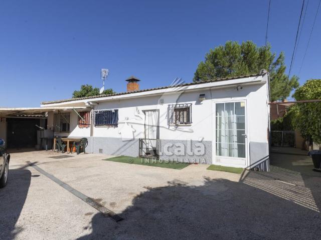 Villa en venta en Pioz, Madrebuena