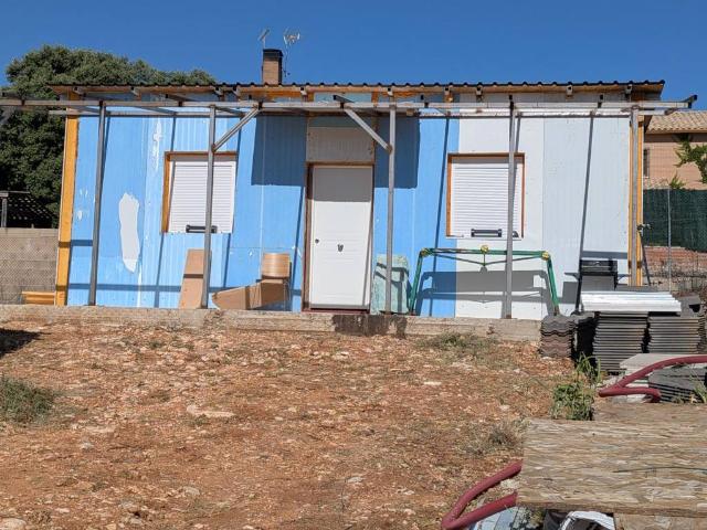 Chalet en venta en Madrebuena, Pioz