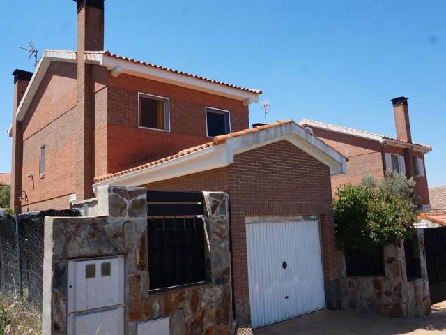 Villa en venta en Pioz, Madrebuena