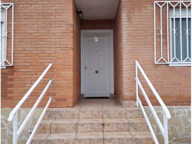 Chalet en venta en Madrebuena, Pioz