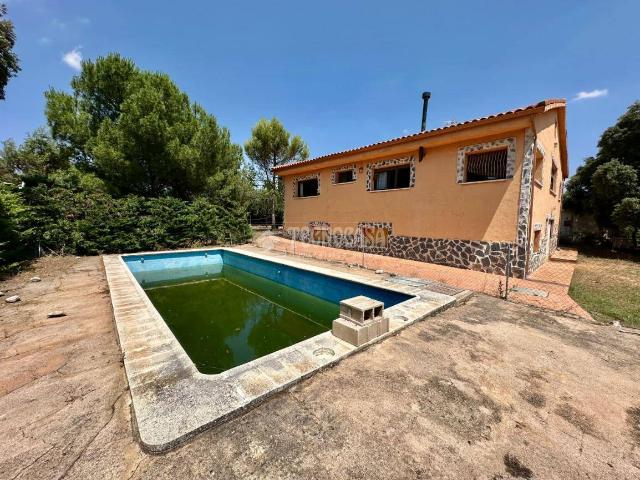 Villa en venta en Pioz, Madrebuena
