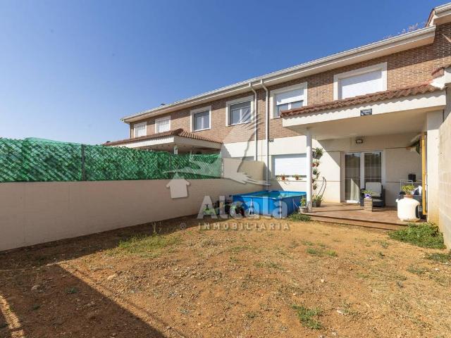 Chalet en venta en Pioz, Madrebuena