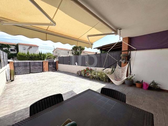 Villa en venta en Mont-roig Del Camp