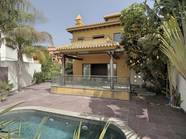 Villa en venta en Motril