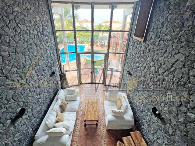 Chalet en venta en La Postura, Adeje