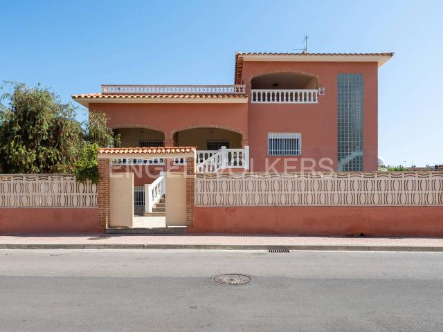 Villa en venta en Oropesa Del Mar, els Quarts