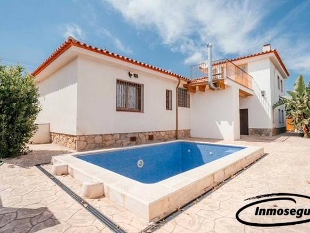 Villa en venta en Mont-roig Del Camp