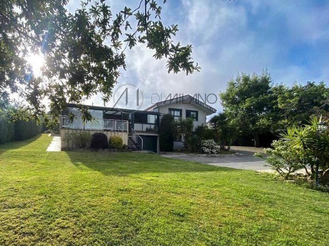 Villa en venta en Poio, O Esperón