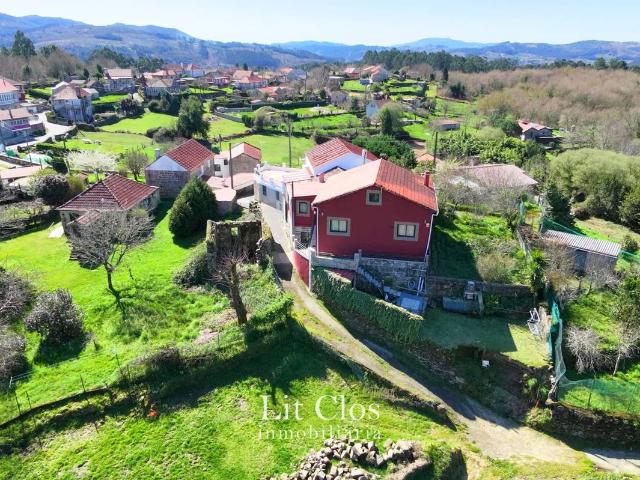 Chalet en venta en Ponte Caldelas, Pontevedra