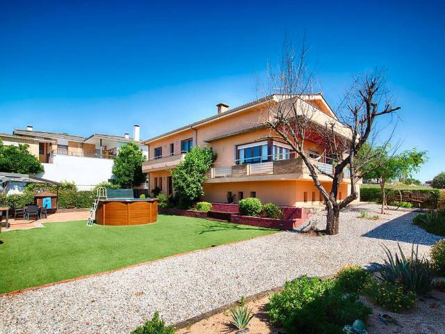Villa en venta en Porqueres, Porqueres