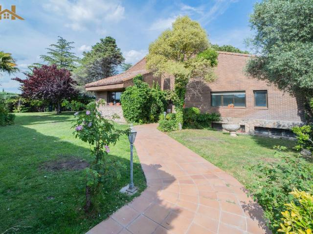 Villa en venta en Majadahonda