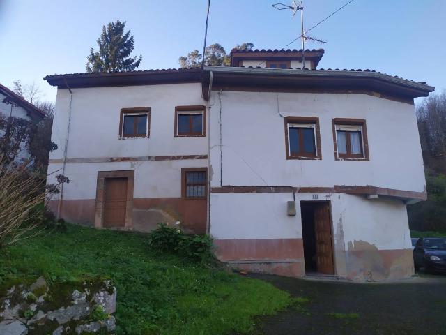 Chalet en venta en Praúa, Pravia