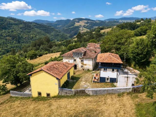 Chalet en venta en Praúa, Pravia