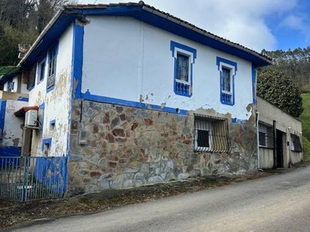 Chalet en venta en Praúa, Pravia