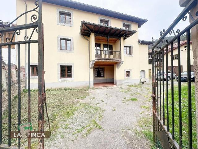 Chalet en venta en Praúa, Pravia