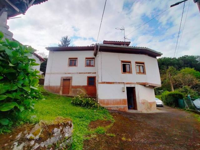 Chalet en venta en Praúa, Pravia