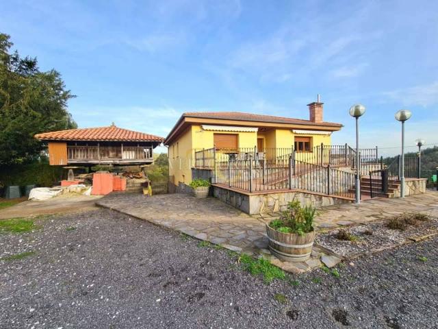 Chalet en venta en Praúa, Pravia