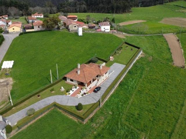 Chalet en venta en Pravia, Praúa