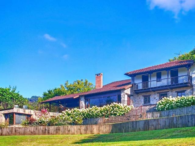Chalet en venta en Praúa, Pravia