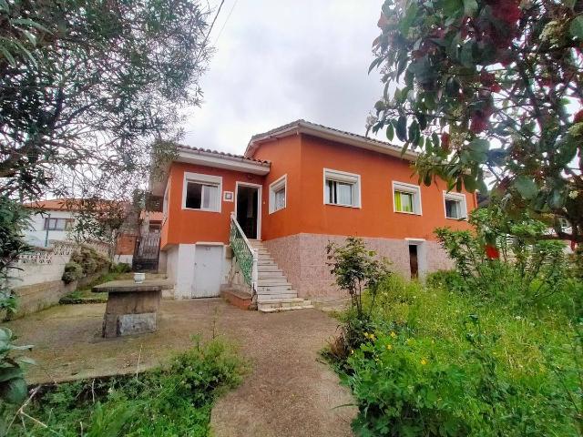 Chalet en venta en Praúa, Pravia