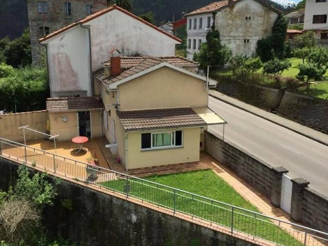 Chalet en venta en Praúa, Pravia