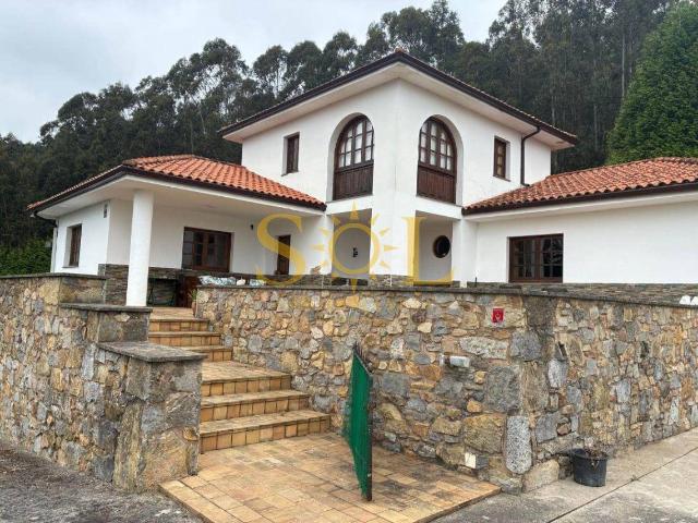 Chalet en venta en Praúa, Pravia
