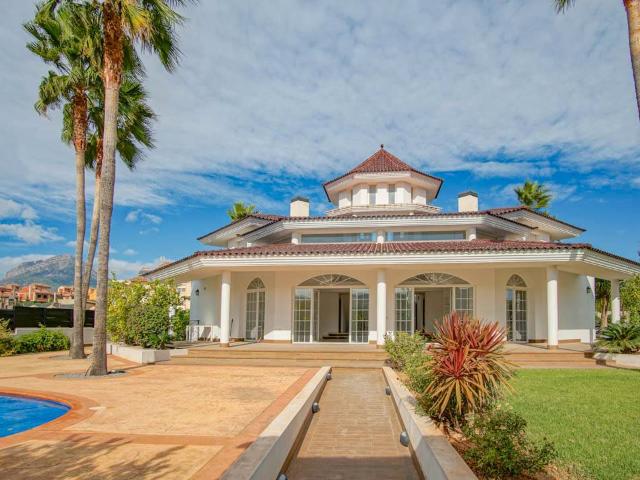 Villa en venta en L'alfàs Del Pi, Devesa