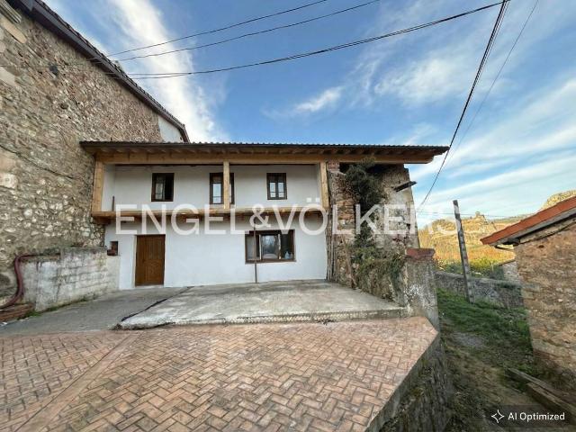Chalet en venta en Puente Viesgo, Cantabria