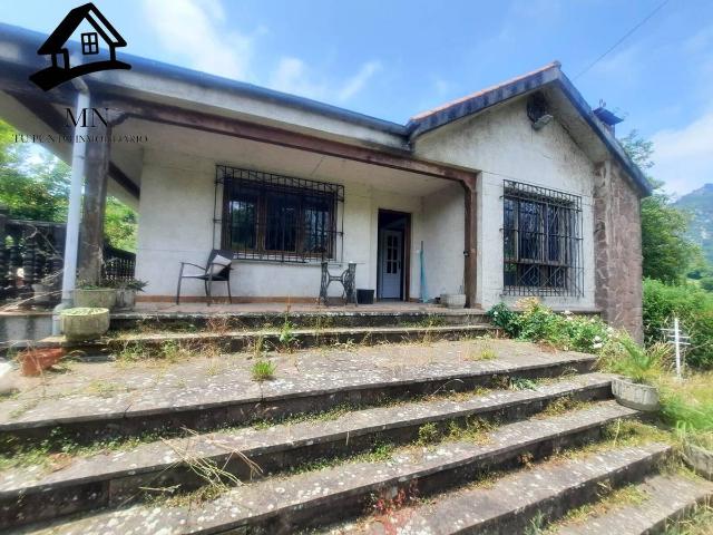 Chalet en venta en Puente Viesgo, Cantabria