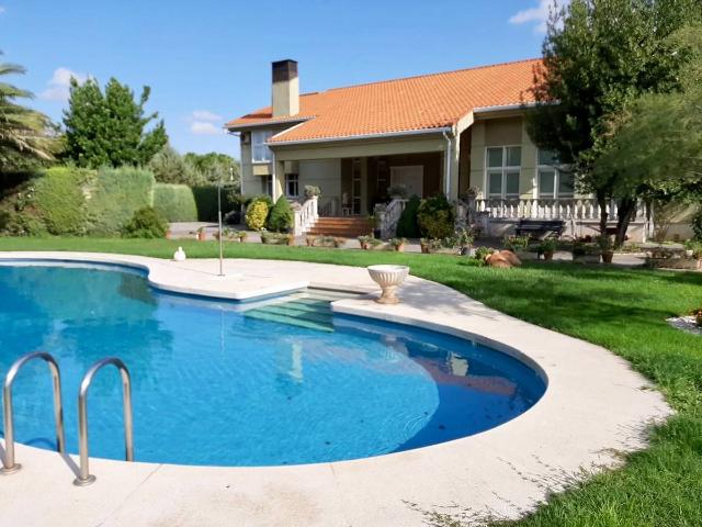 Chalet en venta en Los Ángeles, Ciudad Real