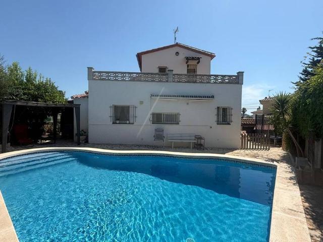 Villa en venta en Calonge