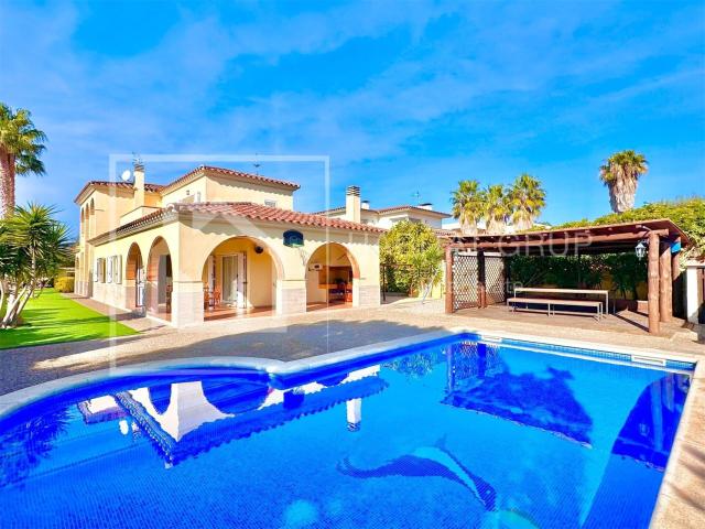 Villa en venta en Calonge