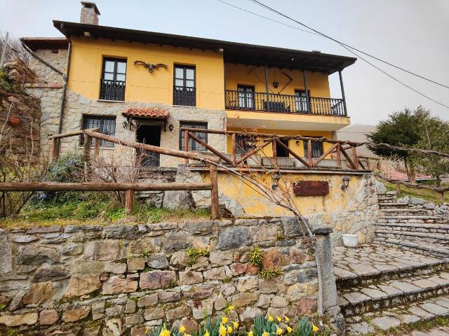 Chalet en venta en Quirós, Asturias