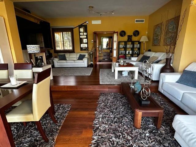 Chalet en venta en Espartinas, Urbanización Miramonte